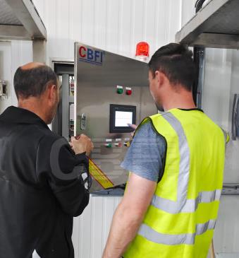 制冰機的設計通常考慮到用戶的多樣化需求